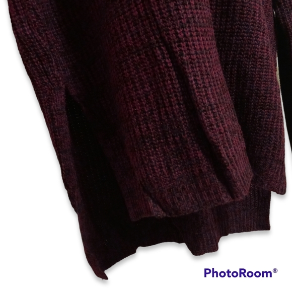 SauciWine Choker V Neck High Low Sweater L Never Worn - Picture 4 of 9